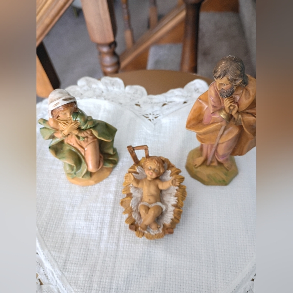 Vintage 1990s Fontanini 4 Piece Nativity Set, Mary, Joseph, Cradle & Baby Jesus